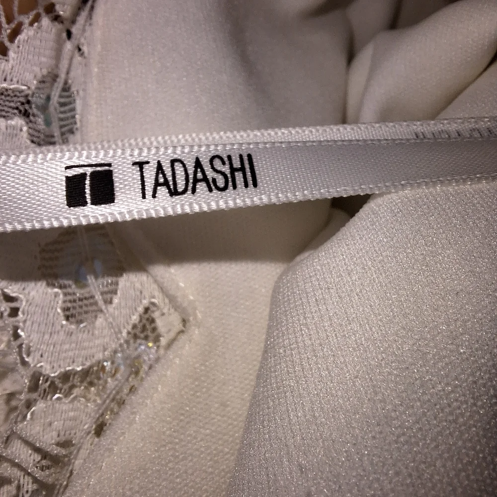 A Tadashi sleeveless Midi wedding/bridal dress in a size 8. EUC - Picture 7 of 7